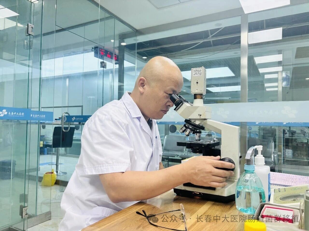 榆林市|高朋磊医师：左手男科临床，右手肠道菌群移植深入研究